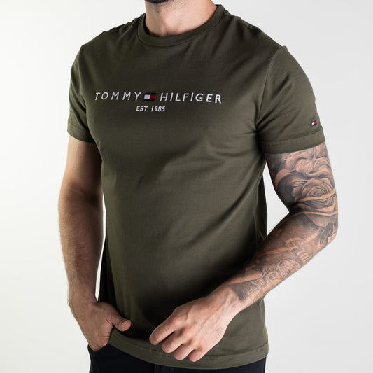 Camiseta Tommy Hilfiger 1985 Masculina Core Verde Militar