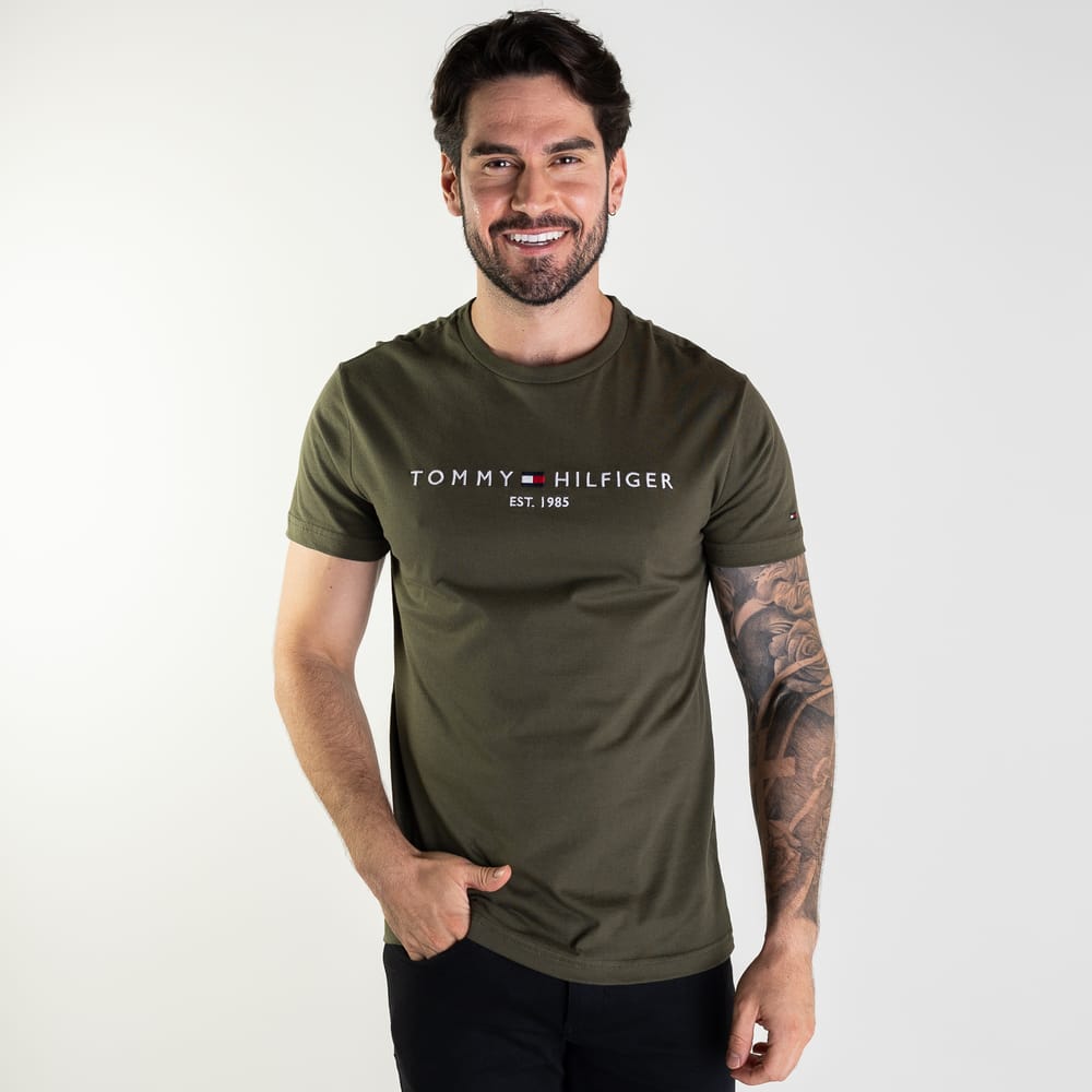 Camiseta Tommy Hilfiger 1985 Masculina Core Verde Militar