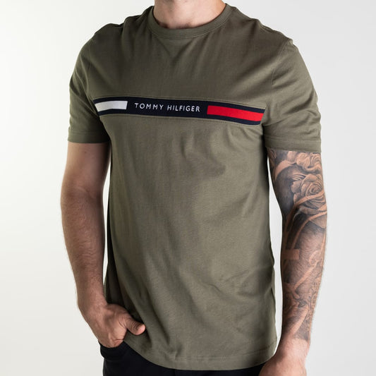 Camiseta Tommy Hilfiger Painel Bordado Verde Militar